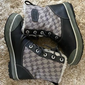 Keen waterproof snow boot, womens size 7